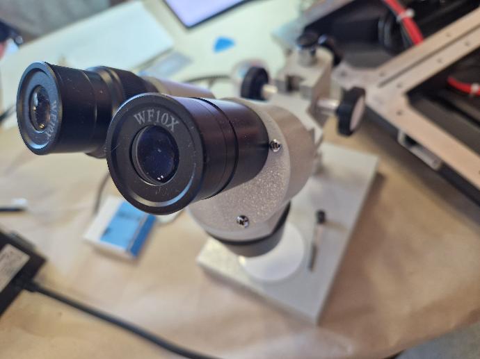 LED modul javítás mikroszkóppal – precíz forrasztás és hibakeresés